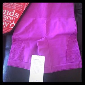 Lululemon sculpt shorts BNWT & Bag size 4